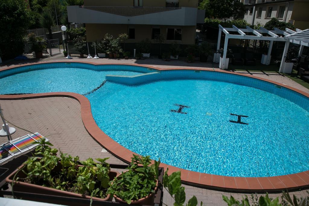 Hotel Heaven Rimini Exterior photo