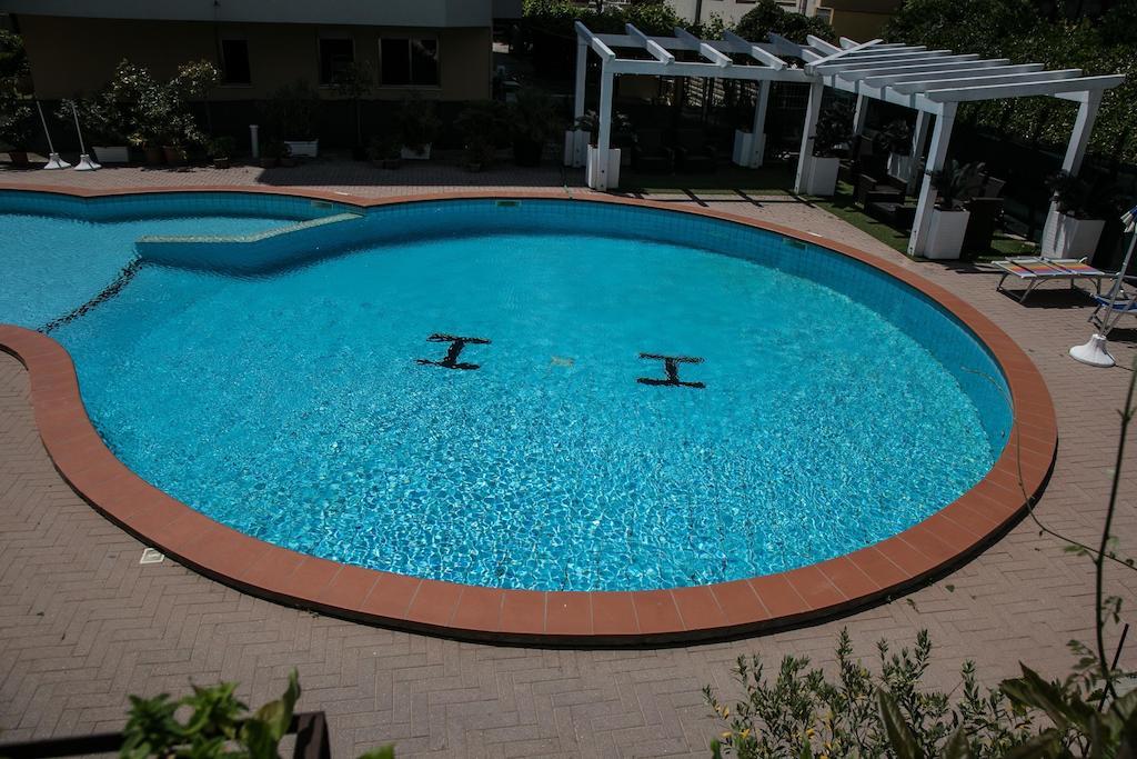 Hotel Heaven Rimini Exterior photo